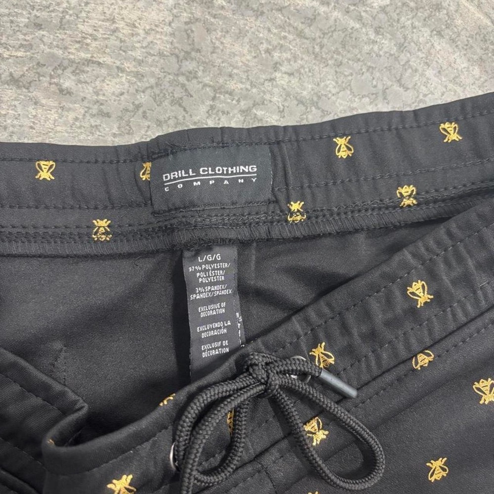 Drill Brand Black & Gold Graphic Shorts NWT Men's Large Streetwear Athletic - Picture 3 of 5